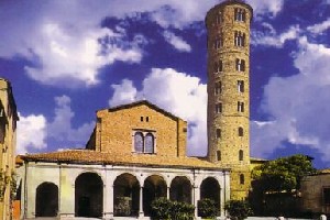 Xtrallusion offers characteristic Bed and Breakfast, B&B, Guest House, Hotel, Albergo and Country Lodge accommodation in Italy. Plus independent self-guided Walking, Adventure, Activity, Skiing and Paragliding Holiday itineraries on the Italian Rivieras, in the Italian Lakes, in the Italian Alps and in some of the most beautiful corners of Italy.